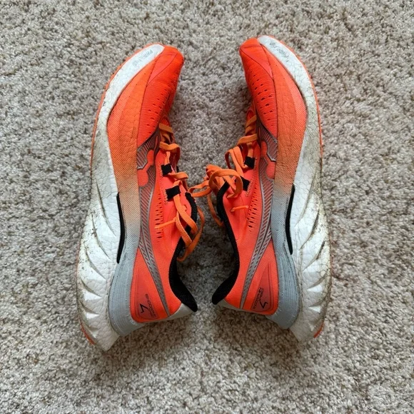 Men’s Saucony Hi Vis Orange Endorphin 4 Running Shoes - Picture 4 of 7